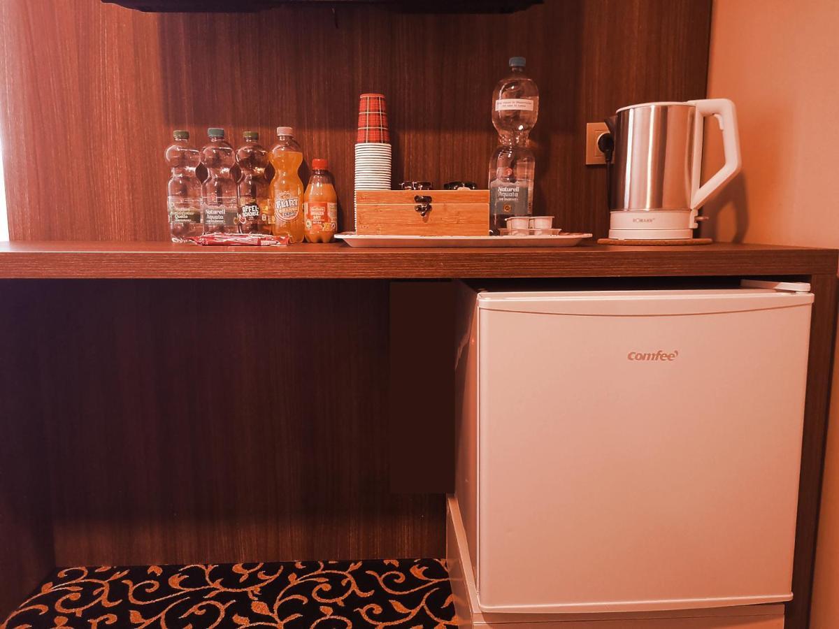 Hotel Zum Weissen Ochsen อาเลิน ภายนอก รูปภาพ