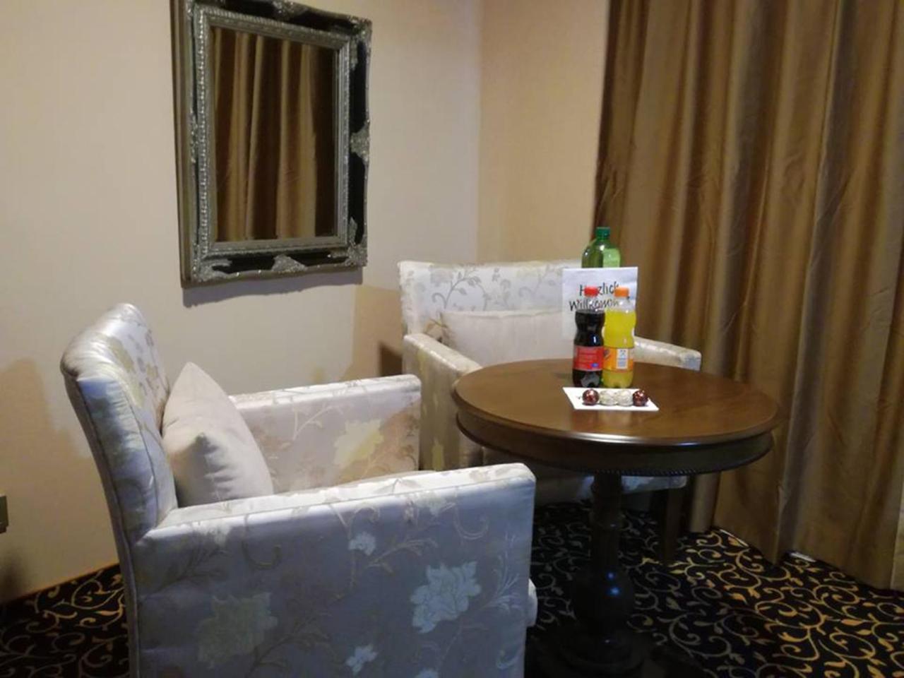 Hotel Zum Weissen Ochsen อาเลิน ภายนอก รูปภาพ