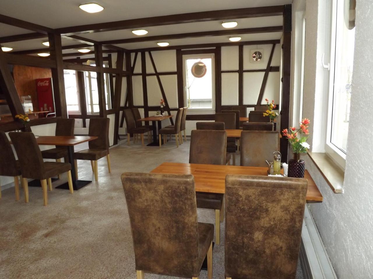 Hotel Zum Weissen Ochsen อาเลิน ภายนอก รูปภาพ
