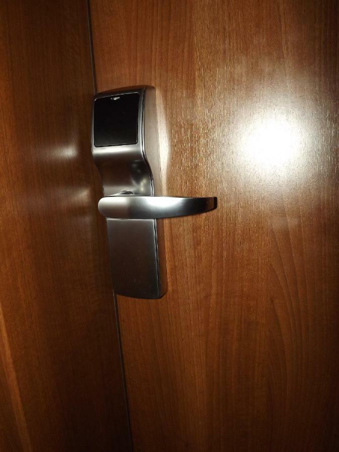 Hotel Zum Weissen Ochsen อาเลิน ภายนอก รูปภาพ